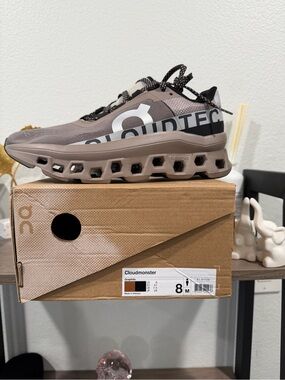 On Running Cloudmonster Sneaker in Taupe and Black